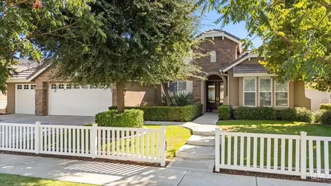 12709 Stillbrook Dr, Bakersfield, CA 93311