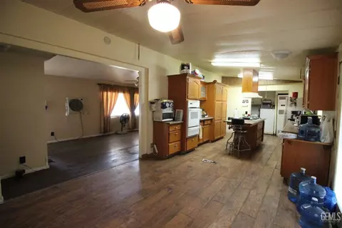 8500 E Wilson Rd, Bakersfield, CA 93307 photo 14