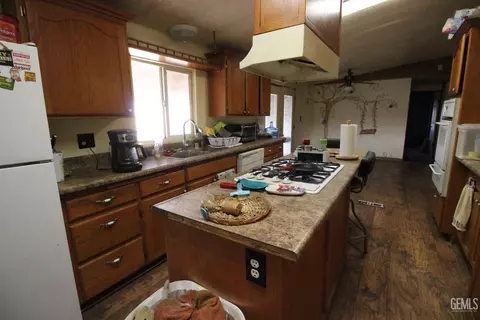 8500 E Wilson Rd, Bakersfield, CA 93307 photo 11