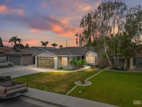 8505 Icicle Creek Dr, Bakersfield, CA 93312