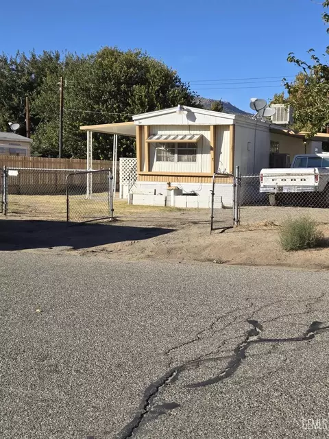 1813 Chain Ave, Lake Isabella, CA 93240