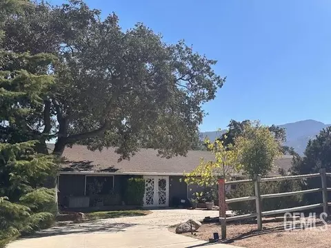 20864 Old Town Rd, Tehachapi, CA 93561 photo 2