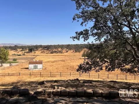20864 Old Town Rd, Tehachapi, CA 93561 photo 5