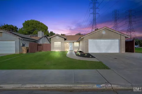 3000 Chuckwagon St, Bakersfield, CA 93312