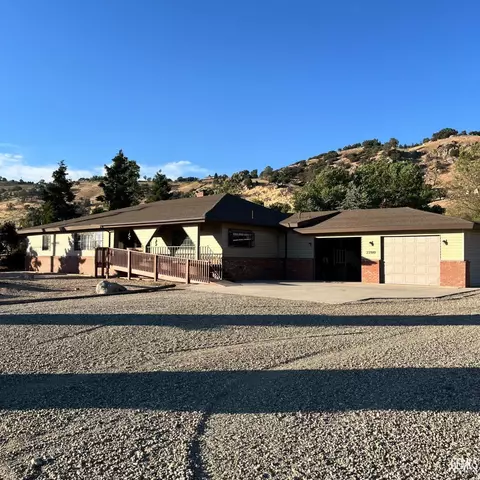22980 San Juan Dr, Tehachapi, CA 93561 photo 1