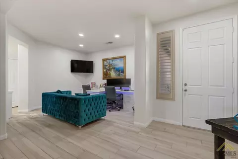Entry Way - 12005 Compass Ave, Bakersfield, CA 93312 photo 2 of 2