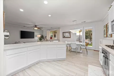 Kitchen - 12005 Compass Ave, Bakersfield, CA 93312 photo 5 of 5