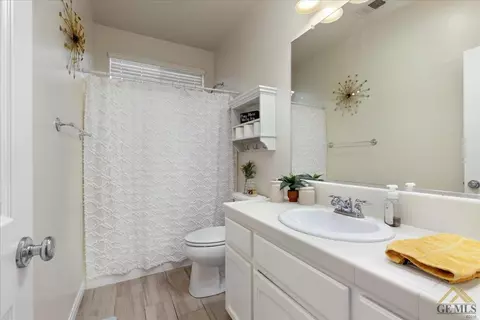 Bath - 12005 Compass Ave, Bakersfield, CA 93312 photo 3 of 3