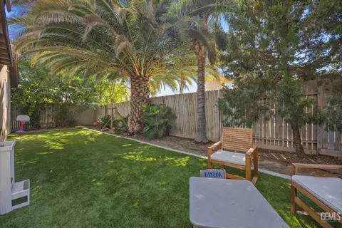 Exterior - 12005 Compass Ave, Bakersfield, CA 93312 photo 4 of 6