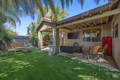 Exterior - 12005 Compass Ave, Bakersfield, CA 93312 photo 5 of 6