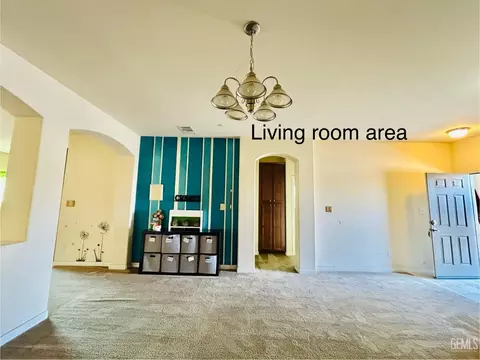 9118 Davedaly Ct, Bakersfield, CA 93313 photo 6
