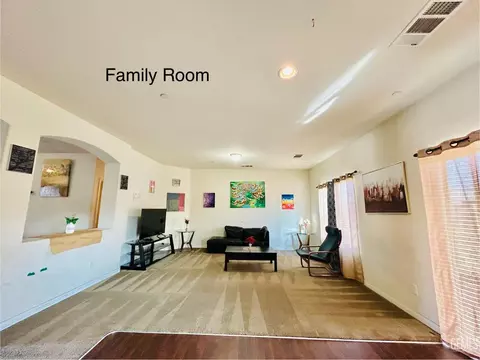9118 Davedaly Ct, Bakersfield, CA 93313 photo 8
