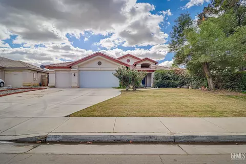 11411 Pecos River Dr, Bakersfield, CA 93312