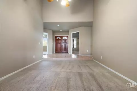Entry Way - 3300 Juniper Ridge Rd, Bakersfield, CA 93306 photo 2 of 2