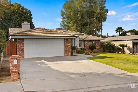 Exterior - 3300 Juniper Ridge Rd, Bakersfield, CA 93306 photo 3 of 7