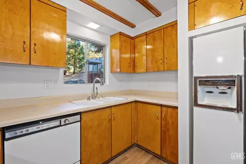 Kitchen - 45497 Poso Park Dr, Posey, CA 93260 photo 3 of 6
