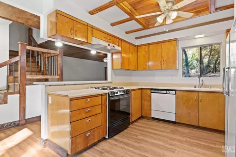 Kitchen - 45497 Poso Park Dr, Posey, CA 93260 photo 2 of 6