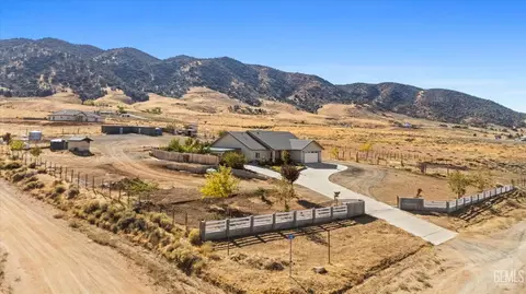 View/Area - 18200 Cheyenne Ave, Tehachapi, CA 93561 photo 1 of 7