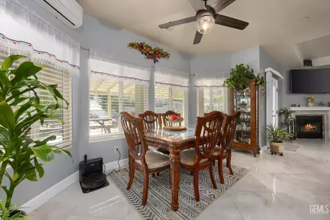 Dining - 18200 Cheyenne Ave, Tehachapi, CA 93561 photo 2 of 3