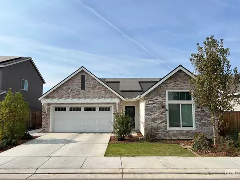 3329 Twin Knolls Ln, Shafter, CA 93263