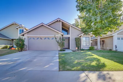 7113 Hanover Cir, Bakersfield, CA 93309