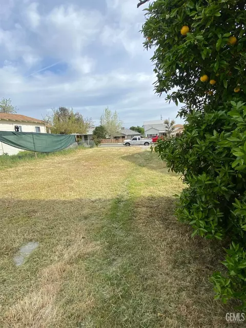 711 North St, Taft, CA 93268 photo 4