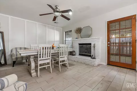 Dining - 4000 Thatch Ave, Bakersfield, CA 93313 photo 1 of 3