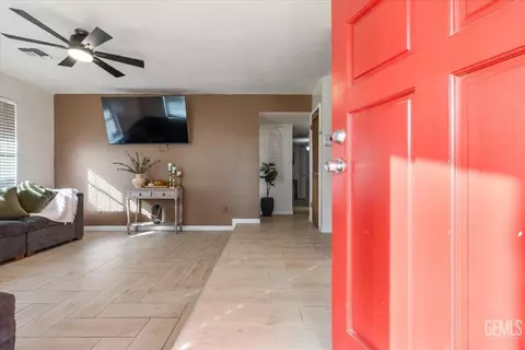 Entry Way - 4000 Thatch Ave, Bakersfield, CA 93313 photo 1 of 3