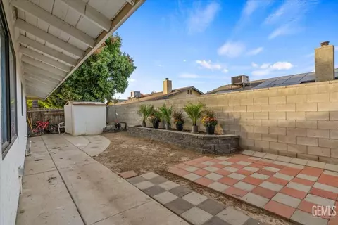 Exterior - 4000 Thatch Ave, Bakersfield, CA 93313 photo 5 of 5