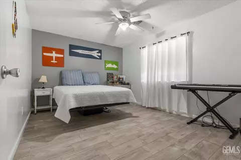 Bedroom - 4000 Thatch Ave, Bakersfield, CA 93313 photo 1 of 3