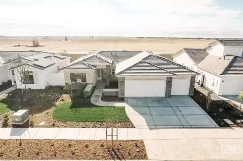 12411 Madelyn Dr, Bakersfield, CA 93311