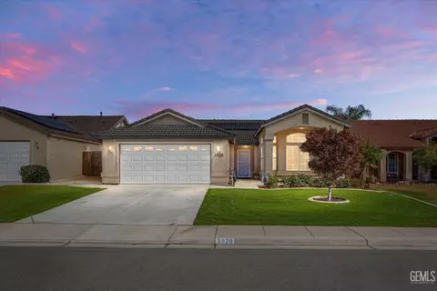 3528 Crescent Meadow Dr, Bakersfield, CA 93308