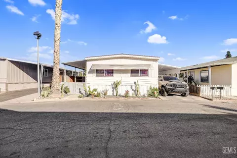 153 Hickorywood Ln, Bakersfield, CA 93308