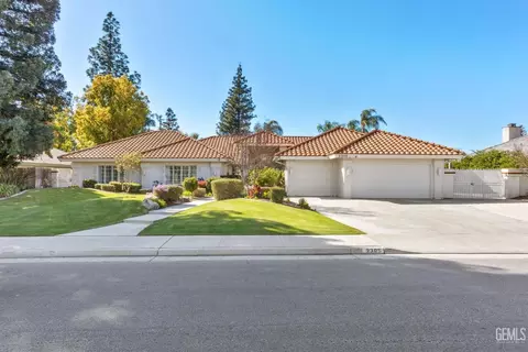 2305 Chinon St, Bakersfield, CA 93311