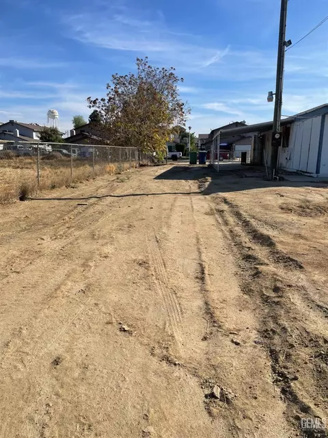 6507 Mohawk St, Bakersfield, CA 93308 photo 4