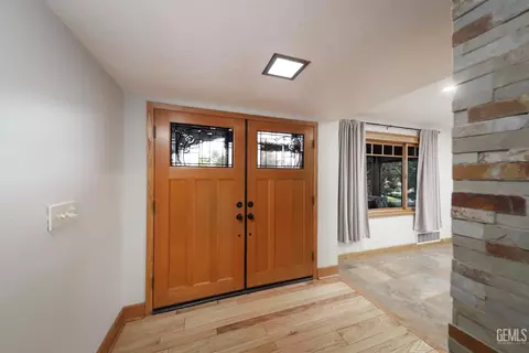 Entry Way - 3605 Pinehurst Dr, Bakersfield, CA 93306 photo 1 of 4