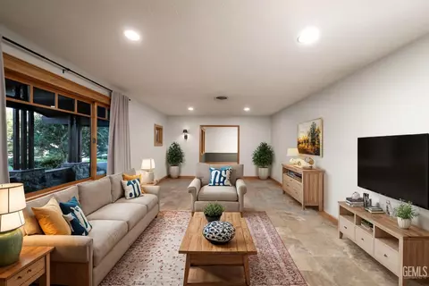 Living - 3605 Pinehurst Dr, Bakersfield, CA 93306 photo 1 of 4