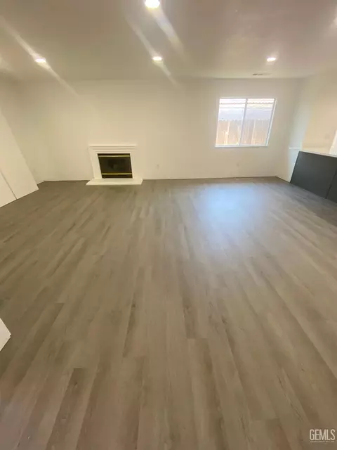 809 Jess St, Arvin, CA 93203 photo 3