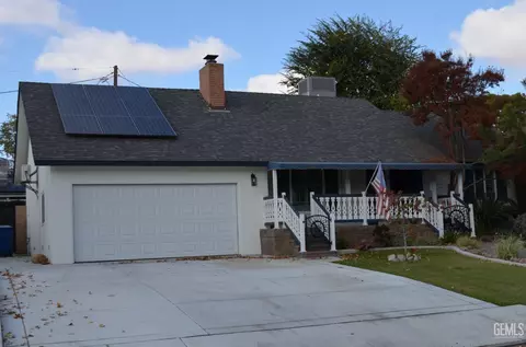 130 El Cerrito Dr, Bakersfield, CA 93305