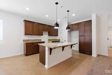 5130 Blue Brook Way, Bakersfield, CA 93313 photo 8