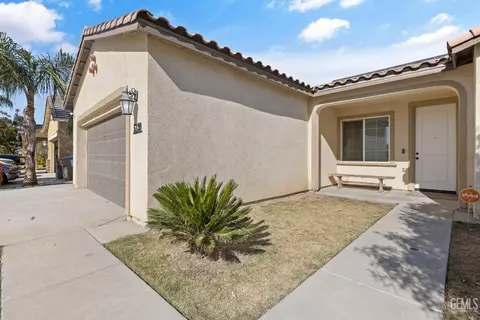 5130 Blue Brook Way, Bakersfield, CA 93313 photo 2