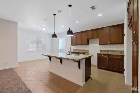 5130 Blue Brook Way, Bakersfield, CA 93313 photo 6