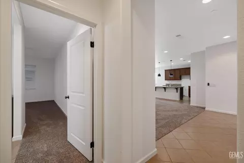 5130 Blue Brook Way, Bakersfield, CA 93313 photo 13