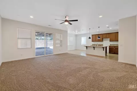 5130 Blue Brook Way, Bakersfield, CA 93313 photo 5