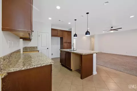 5130 Blue Brook Way, Bakersfield, CA 93313 photo 11
