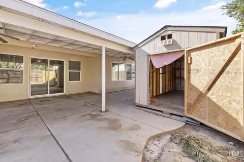 5130 Blue Brook Way, Bakersfield, CA 93313 photo 26