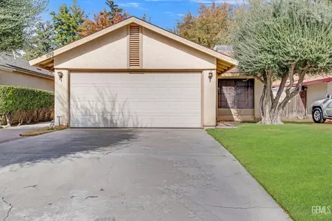 Exterior - 1112 Fairview Rd, Bakersfield, CA 93307 photo 1 of 17