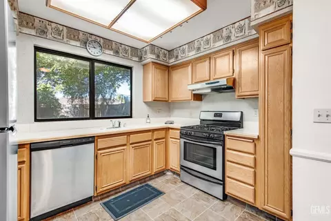 Kitchen - 1112 Fairview Rd, Bakersfield, CA 93307 photo 3 of 3