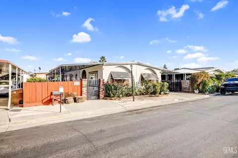 4212 King Arthur Ct, Bakersfield, CA 93301