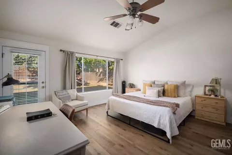 10102 Roehampton Ave, Bakersfield, CA 93312 photo 18